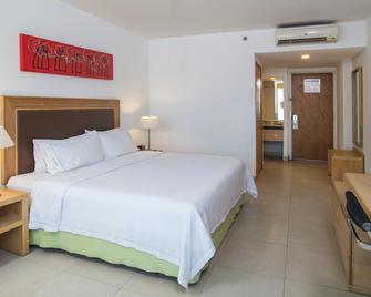 Holiday Inn Express Manzanillo - Manzanillo - Bedroom