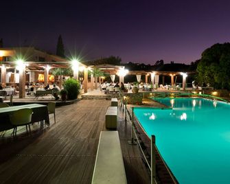 Olympic Village Hotel & Spa - Olympia - Piscina