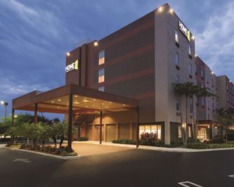 Home2 Suites by Hilton Florida City - Florida City - Будівля