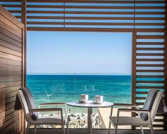 Malia Resort Beach Front Hotel - Mália
