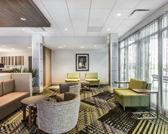Holiday Inn Express & Suites Welland By IHG - Welland - Building