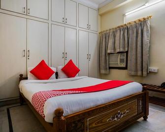 OYO 1074 Valley View Apartments - Hyderabad - Bedroom