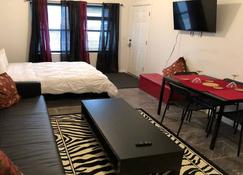 Cozy Studio Apartment!!! Close To Journal Square - Jersey City - Schlafzimmer