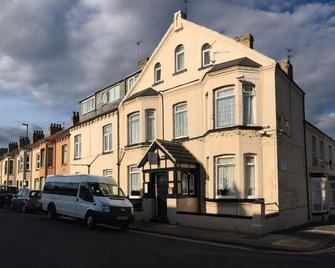 Tudor Lodge - Redcar Beach - Redcar - Building