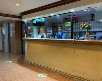 Cebuview Tourist Inn - Cebu City - Front desk