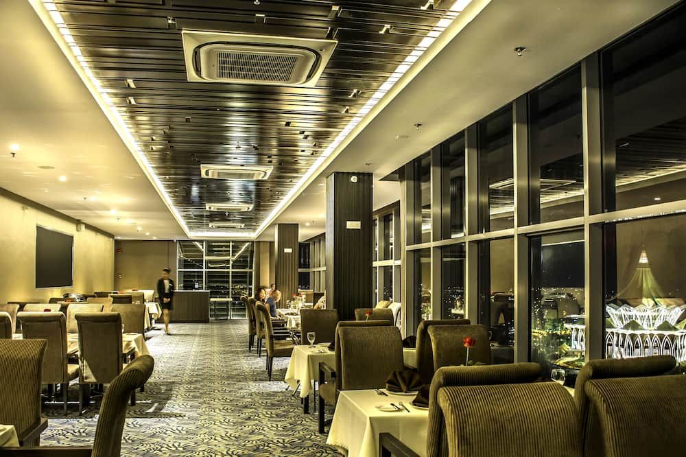 Astana Wing - Riverside Majestic Hotel - Kuching - Restaurant