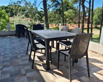 Departamento 3 Ambientes 2 Banos Pinamar Centro - Pinamar - Patio