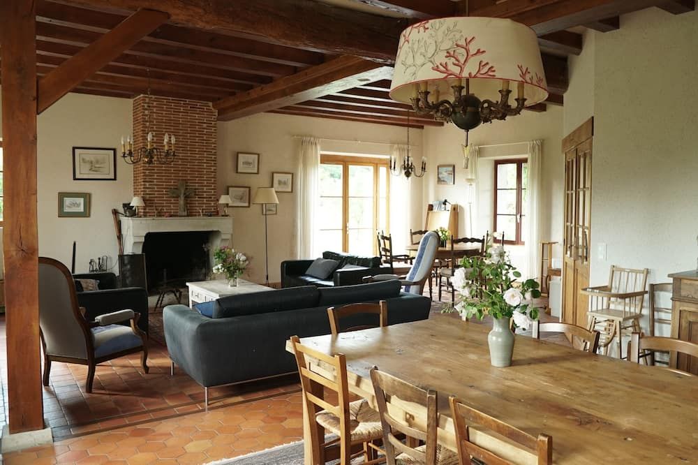 Family house between Loire and Beauval Zoo - شيتونيه - مطعم