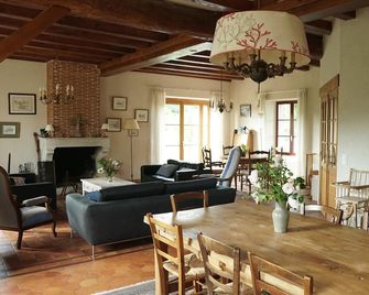 Family house between Loire and Beauval Zoo - شيتونيه - مطعم