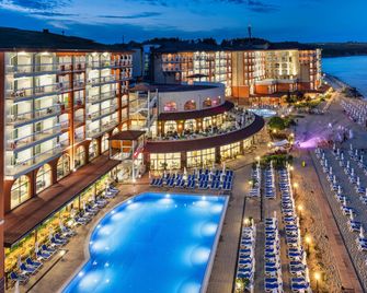 Sol Luna Bay - Obzor - Building
