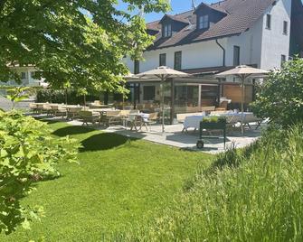 Hotel Restaurant Erber - Ismaning - Binnenhof