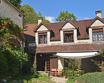 “La Ferme du Clos”, Burgundy, between Chablis and Champagne - Tonnerre - Bâtiment