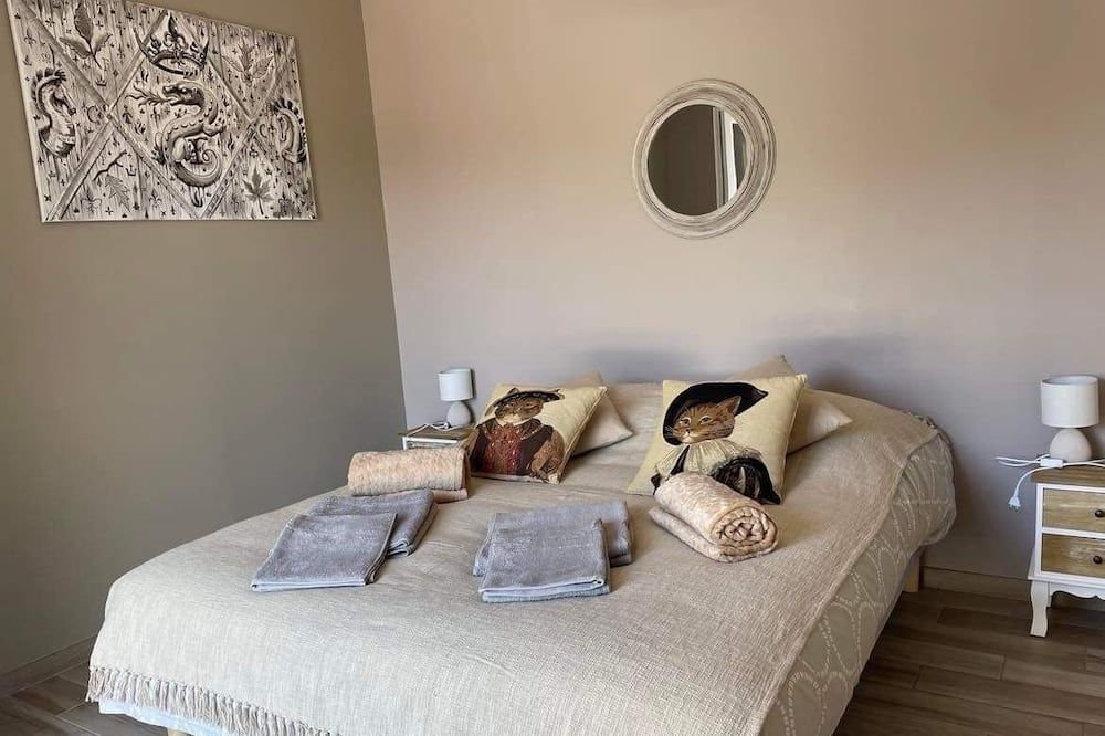 لا بيتيت سالاماندري - شيتونيه - غرفة نوم