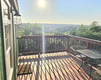Treehouse by Reese Creek - Killeen - Balcony