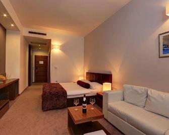 Hotel Lipa - Bol - Schlafzimmer