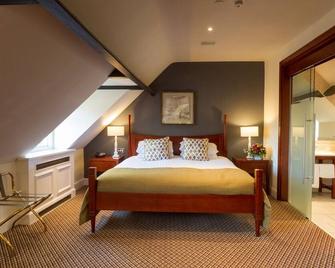 Classic Lodges - Charingworth Manor - Chipping Campden - Bedroom