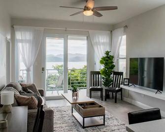 Long Bay Villa at SeaScape - West End