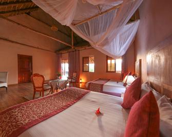 Crater Safari Lodge - Fort Portal - Bedroom