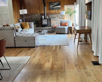 2-bedroom, 2-bathroom, 2- car garage, panoramic view of San Francisco Bay - San Francisco - Living room