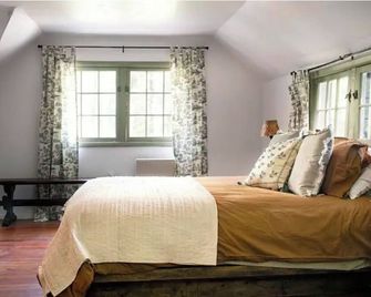 Never Lonesome Woodland Valley: Cozy 2bd Cottage! - Phoenicia - Bedroom