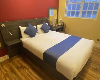 Ville Hotel - Manchester - Bedroom