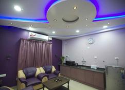 Max Classic Serviced Apartment - Chennai - Rezeption