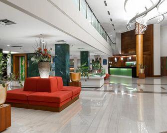 Aston Tanjung Pinang Hotel and Conference Center - Tanjung Pinang - Lobby