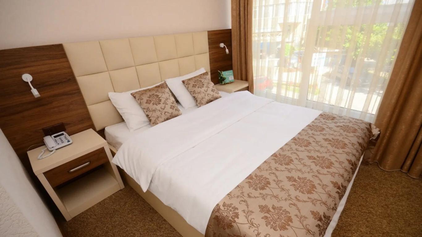 City Hotel