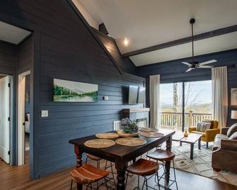 Chalet Amelia Lake View Hottub Fireplace Arcade - Dandridge