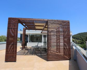 Agreste Luxury Apartments - Palioúrion - Balcón