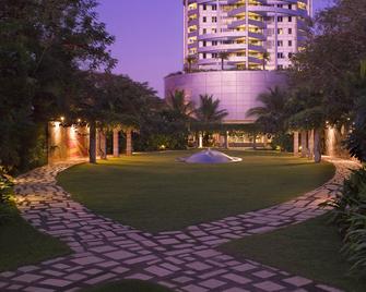 Taj Wellington Mews, Mumbai - Mumbai - Building