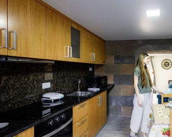 Sunset Pool House T1 - Feteira - Cocina