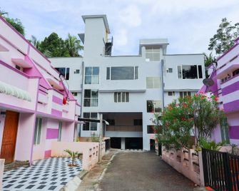 Super Collection O Companion Leisure Homes - Kovalam - Building