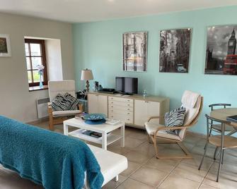 Luxury gite close to Le Loir, cycle network, chateaux and wine region - Vaas - Huiskamer