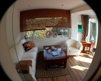 Ferienhaus Eiklenborg 'Am Heeder See' - Dorpen - Вітальня