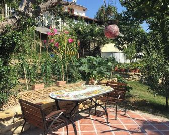 Elegant Villa in Treglio with Private Pool - Treglio - Patio