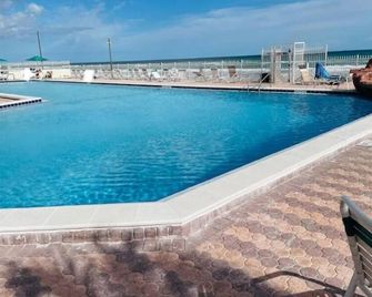 Amazing Studio on Daytona Beach - Daytona Beach - Piscina