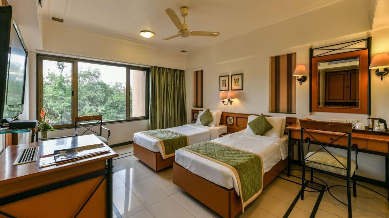 The International by Tunga