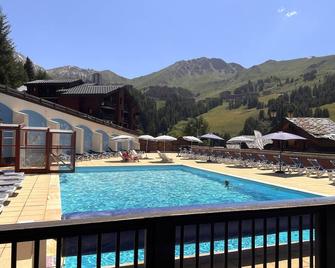 Studio Lumineux Avec Balcon Et Parking - La Plagne-Tarentaise - Pool