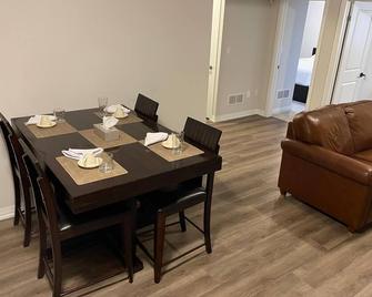 Well-equipped, peaceful and centrally located - Pelham - Comedor