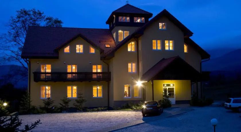 Hotel Belweder - przy hotelu Golebiewski - קארפאץ - בניין