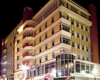 Kelvin Hotel - אינברקרגיל - בניין