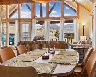 Moonlight Cabin - Creede - Dining room
