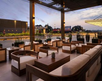 Kampala Marriott Hotel - Kampala - Bar