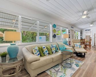 Charming and Cozy ,2/2 in Key Largo,Where Island Vibes and Adventures Await You. - Key Largo - Salon