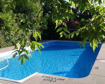 Villa Nova Motel - Wasaga Beach - Pool