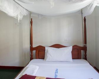 Hilltop Annex Hotel - Arua - Habitación