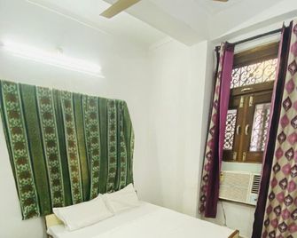 Prashant Residency - Haridwar - Bedroom