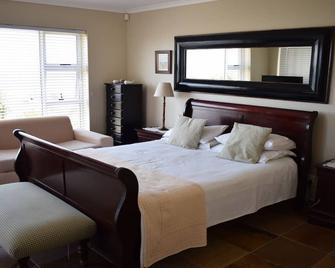 Big Family Modern House To Rent In Jbay - Jeffrey’s Bay - Bedroom