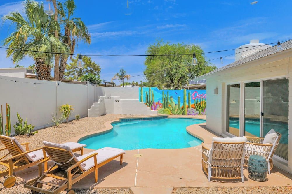 Desert Skies: Free Heated Pool, Hiking, Mountain Views + Adventure Gear Included - פיניקס - בריכה